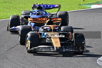 2023-09-24 - 81 PIASTRI Oscar (aus), McLaren F1 Team MCL60, action 10 GASLY Pierre (fra), Alpine F1 Team A523, action during the 2023 Formula 1 Lenovo Japanese Grand Prix, 16th round of the 2023 Formula One World Championship from September 22 to 24, 2023 on the Suzuka International Racing Course, in Suzuka - F1 - JAPANESE GRAND PRIX 2023 - RACE - FORMULA 1 - MOTORS