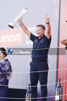 2023-09-24 - HORNER Christian (gbr), Team Principal of Red Bull Racing, portrait podium trophy during the 2023 Formula 1 Lenovo Japanese Grand Prix, 16th round of the 2023 Formula One World Championship from September 22 to 24, 2023 on the Suzuka International Racing Course, in Suzuka - F1 - JAPANESE GRAND PRIX 2023 - RACE - FORMULA 1 - MOTORS