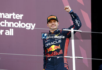2023-09-24 - VERSTAPPEN Max (ned), Red Bull Racing RB19, portrait celebration Red Bull Racing constructors champion podium during the 2023 Formula 1 Lenovo Japanese Grand Prix, 16th round of the 2023 Formula One World Championship from September 22 to 24, 2023 on the Suzuka International Racing Course, in Suzuka - F1 - JAPANESE GRAND PRIX 2023 - RACE - FORMULA 1 - MOTORS