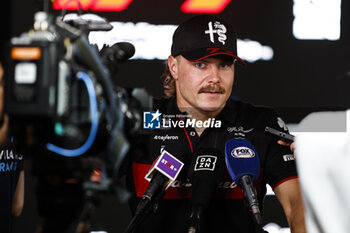 2023-10-05 - BOTTAS Valtteri (fin), Alfa Romeo F1 Team Stake C43, portrait during the 2023 Formula 1 Qatar Grand Prix, 17th round of the 2023 Formula One World Championship from October 6 to 8, 2023 on the Lusail International Circuit, in Doha, Qatar - F1 - QATAR GRAND PRIX 2023 - FORMULA 1 - MOTORS