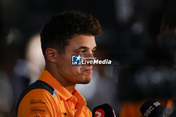 2023-10-05 - NORRIS Lando (gbr), McLaren F1 Team MCL60, portrait during the 2023 Formula 1 Qatar Grand Prix, 17th round of the 2023 Formula One World Championship from October 6 to 8, 2023 on the Lusail International Circuit, in Doha, Qatar - F1 - QATAR GRAND PRIX 2023 - FORMULA 1 - MOTORS
