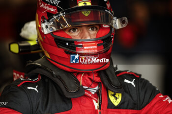 2023-10-06 - SAINZ Carlos (spa), Scuderia Ferrari SF-23, portrait during the 2023 Formula 1 Qatar Grand Prix, 17th round of the 2023 Formula One World Championship from October 6 to 8, 2023 on the Lusail International Circuit, in Doha, Qatar - F1 - QATAR GRAND PRIX 2023 - FORMULA 1 - MOTORS