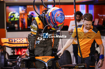 2023-10-06 - PIASTRI Oscar (aus), McLaren F1 Team MCL60, portrait during the 2023 Formula 1 Qatar Grand Prix, 17th round of the 2023 Formula One World Championship from October 6 to 8, 2023 on the Lusail International Circuit, in Doha, Qatar - F1 - QATAR GRAND PRIX 2023 - FORMULA 1 - MOTORS