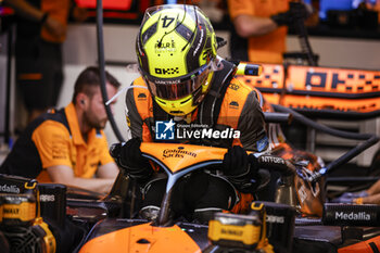 2023-10-06 - NORRIS Lando (gbr), McLaren F1 Team MCL60, portrait during the 2023 Formula 1 Qatar Grand Prix, 17th round of the 2023 Formula One World Championship from October 6 to 8, 2023 on the Lusail International Circuit, in Doha, Qatar - F1 - QATAR GRAND PRIX 2023 - FORMULA 1 - MOTORS