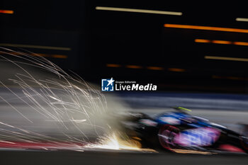 2023-10-06 - 10 GASLY Pierre (fra), Alpine F1 Team A523, action sparks during the 2023 Formula 1 Qatar Grand Prix, 17th round of the 2023 Formula One World Championship from October 6 to 8, 2023 on the Lusail International Circuit, in Doha, Qatar - F1 - QATAR GRAND PRIX 2023 - FORMULA 1 - MOTORS