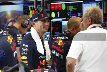 2023-10-06 - VERSTAPPEN Max (ned), Red Bull Racing RB19, portrait MARKO Helmut (aut), Drivers’ Manager of Red Bull Racing, portrait during the 2023 Formula 1 Qatar Grand Prix, 17th round of the 2023 Formula One World Championship from October 6 to 8, 2023 on the Lusail International Circuit, in Doha, Qatar - F1 - QATAR GRAND PRIX 2023 - FORMULA 1 - MOTORS