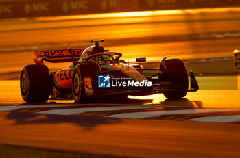 2023-10-07 - 04 NORRIS Lando (gbr), McLaren F1 Team MCL60, action during the 2023 Formula 1 Qatar Grand Prix, 17th round of the 2023 Formula One World Championship from October 6 to 8, 2023 on the Lusail International Circuit, in Doha, Qatar - F1 - QATAR GRAND PRIX 2023 - FORMULA 1 - MOTORS