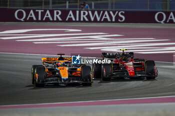 2023-10-07 - 81 PIASTRI Oscar (aus), McLaren F1 Team MCL60, 55 SAINZ Carlos (spa), Scuderia Ferrari SF-23, action during the 2023 Formula 1 Qatar Grand Prix, 17th round of the 2023 Formula One World Championship from October 6 to 8, 2023 on the Lusail International Circuit, in Doha, Qatar - F1 - QATAR GRAND PRIX 2023 - FORMULA 1 - MOTORS