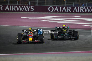 2023-10-07 - 11 PEREZ Sergio (mex), Red Bull Racing RB19, 44 HAMILTON Lewis (gbr), Mercedes AMG F1 Team W14, action during the 2023 Formula 1 Qatar Grand Prix, 17th round of the 2023 Formula One World Championship from October 6 to 8, 2023 on the Lusail International Circuit, in Doha, Qatar - F1 - QATAR GRAND PRIX 2023 - FORMULA 1 - MOTORS