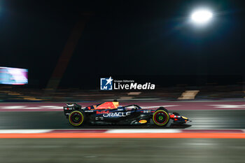 2023-10-07 - 01 VERSTAPPEN Max (nld), Red Bull Racing RB19, action during the 2023 Formula 1 Qatar Grand Prix, 17th round of the 2023 Formula One World Championship from October 6 to 8, 2023 on the Lusail International Circuit, in Doha, Qatar - F1 - QATAR GRAND PRIX 2023 - FORMULA 1 - MOTORS