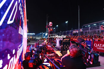 2023-10-07 - VERSTAPPEN Max (ned), Red Bull Racing RB19, 3-Time F1 World Champion Celebration during the 2023 Formula 1 Qatar Grand Prix, 17th round of the 2023 Formula One World Championship from October 6 to 8, 2023 on the Lusail International Circuit, in Doha, Qatar - F1 - QATAR GRAND PRIX 2023 - FORMULA 1 - MOTORS