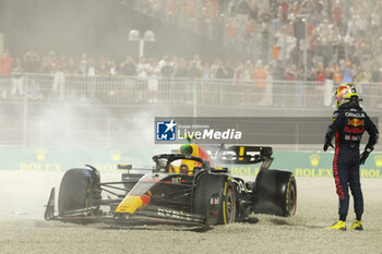 2023-10-07 - PEREZ Sergio (mex), Red Bull Racing RB19, portrait crash, accident, during the 2023 Formula 1 Qatar Grand Prix, 17th round of the 2023 Formula One World Championship from October 6 to 8, 2023 on the Lusail International Circuit, in Doha, Qatar - F1 - QATAR GRAND PRIX 2023 - FORMULA 1 - MOTORS