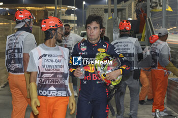 2023-10-07 - PEREZ Sergio (mex), Red Bull Racing RB19, portrait crash, accident, during the 2023 Formula 1 Qatar Grand Prix, 17th round of the 2023 Formula One World Championship from October 6 to 8, 2023 on the Lusail International Circuit, in Doha, Qatar - F1 - QATAR GRAND PRIX 2023 - FORMULA 1 - MOTORS