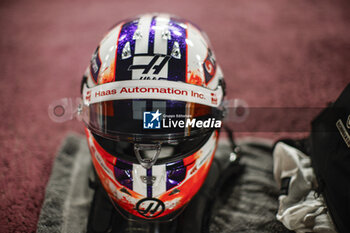 2023-10-07 - HULKENBERG Nico (ger), Haas F1 Team VF-23 Ferrari, helmet, casque, during the 2023 Formula 1 Qatar Grand Prix, 17th round of the 2023 Formula One World Championship from October 6 to 8, 2023 on the Lusail International Circuit, in Doha, Qatar - F1 - QATAR GRAND PRIX 2023 - FORMULA 1 - MOTORS