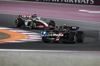2023-10-07 - 24 ZHOU Guanyu (chi), Alfa Romeo F1 Team Stake C43, action during the 2023 Formula 1 Qatar Grand Prix, 17th round of the 2023 Formula One World Championship from October 6 to 8, 2023 on the Lusail International Circuit, in Doha, Qatar - F1 - QATAR GRAND PRIX 2023 - FORMULA 1 - MOTORS