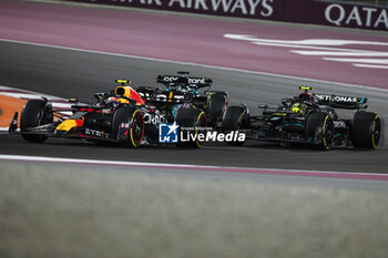 2023-10-07 - 11 PEREZ Sergio (mex), Red Bull Racing RB19, action 44 HAMILTON Lewis (gbr), Mercedes AMG F1 Team W14, action during the 2023 Formula 1 Qatar Grand Prix, 17th round of the 2023 Formula One World Championship from October 6 to 8, 2023 on the Lusail International Circuit, in Doha, Qatar - F1 - QATAR GRAND PRIX 2023 - FORMULA 1 - MOTORS