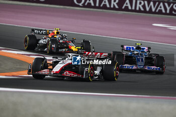 2023-10-07 - 27 HULKENBERG Nico (ger), Haas F1 Team VF-23 Ferrari, action 10 GASLY Pierre (fra), Alpine F1 Team A523, action 11 PEREZ Sergio (mex), Red Bull Racing RB19, action during the 2023 Formula 1 Qatar Grand Prix, 17th round of the 2023 Formula One World Championship from October 6 to 8, 2023 on the Lusail International Circuit, in Doha, Qatar - F1 - QATAR GRAND PRIX 2023 - FORMULA 1 - MOTORS