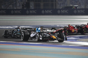 2023-10-07 - 01 VERSTAPPEN Max (nld), Red Bull Racing RB19, action 63 RUSSELL George (gbr), Mercedes AMG F1 Team W14, action during the 2023 Formula 1 Qatar Grand Prix, 17th round of the 2023 Formula One World Championship from October 6 to 8, 2023 on the Lusail International Circuit, in Doha, Qatar - F1 - QATAR GRAND PRIX 2023 - FORMULA 1 - MOTORS