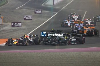 2023-10-08 - start of the race, depart, 01 VERSTAPPEN Max (nld), Red Bull Racing RB19, action 44 HAMILTON Lewis (gbr), Mercedes AMG F1 Team W14, action 63 RUSSELL George (gbr), Mercedes AMG F1 Team W14, action crash, accident, during the 2023 Formula 1 Qatar Grand Prix, 17th round of the 2023 Formula One World Championship from October 6 to 8, 2023 on the Lusail International Circuit, in Doha, Qatar - F1 - QATAR GRAND PRIX 2023 - RACE - FORMULA 1 - MOTORS