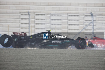 2023-10-08 - 44 HAMILTON Lewis (gbr), Mercedes AMG F1 Team W14, action crash, accident, during the 2023 Formula 1 Qatar Grand Prix, 17th round of the 2023 Formula One World Championship from October 6 to 8, 2023 on the Lusail International Circuit, in Doha, Qatar - F1 - QATAR GRAND PRIX 2023 - RACE - FORMULA 1 - MOTORS