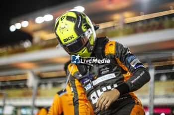 2023-10-08 - NORRIS Lando (gbr), McLaren F1 Team MCL60, portrait during the 2023 Formula 1 Qatar Grand Prix, 17th round of the 2023 Formula One World Championship from October 6 to 8, 2023 on the Lusail International Circuit, in Doha, Qatar - F1 - QATAR GRAND PRIX 2023 - RACE - FORMULA 1 - MOTORS