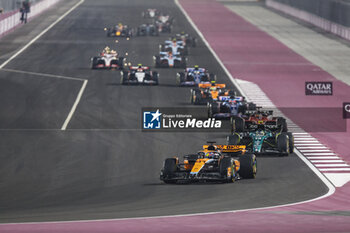 2023-10-08 - 81 PIASTRI Oscar (aus), McLaren F1 Team MCL60, action 14 ALONSO Fernando (spa), Aston Martin F1 Team AMR23, action during the 2023 Formula 1 Qatar Grand Prix, 17th round of the 2023 Formula One World Championship from October 6 to 8, 2023 on the Lusail International Circuit, in Doha, Qatar - F1 - QATAR GRAND PRIX 2023 - RACE - FORMULA 1 - MOTORS