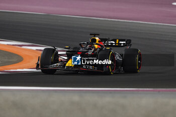 2023-10-08 - 01 VERSTAPPEN Max (nld), Red Bull Racing RB19, action during the 2023 Formula 1 Qatar Grand Prix, 17th round of the 2023 Formula One World Championship from October 6 to 8, 2023 on the Lusail International Circuit, in Doha, Qatar - F1 - QATAR GRAND PRIX 2023 - RACE - FORMULA 1 - MOTORS