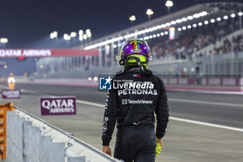 2023-10-08 - HAMILTON Lewis (gbr), Mercedes AMG F1 Team W14, portrait crash, accident, during the 2023 Formula 1 Qatar Grand Prix, 17th round of the 2023 Formula One World Championship from October 6 to 8, 2023 on the Lusail International Circuit, in Doha, Qatar - F1 - QATAR GRAND PRIX 2023 - RACE - FORMULA 1 - MOTORS