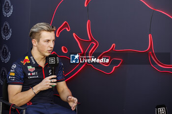 2023-10-19 - LAWSON Liam (nzl), Scuderia AlphaTauri AT04, portrait during the 2023 Formula 1 Lenovo United States Grand Prix, 18th round of the 2023 Formula One World Championship from October 20 to 22, 2023 on the Circuit of The Americas, in Austin, USA - F1 - US GRAND PRIX 2023 - FORMULA 1 - MOTORS