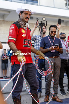 2023-10-19 - SAINZ Carlos (spa), Scuderia Ferrari SF-23, portrait during the 2023 Formula 1 Lenovo United States Grand Prix, 18th round of the 2023 Formula One World Championship from October 20 to 22, 2023 on the Circuit of The Americas, in Austin, USA - F1 - US GRAND PRIX 2023 - FORMULA 1 - MOTORS