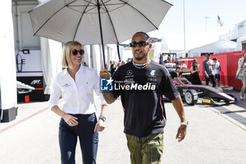 2023-10-19 - WOLFF Susie, Managing Director of the F1 Academy, portrait HAMILTON Lewis (gbr), Mercedes AMG F1 Team W14, portrait during the 2023 Formula 1 Lenovo United States Grand Prix, 18th round of the 2023 Formula One World Championship from October 20 to 22, 2023 on the Circuit of The Americas, in Austin, USA - F1 - US GRAND PRIX 2023 - FORMULA 1 - MOTORS