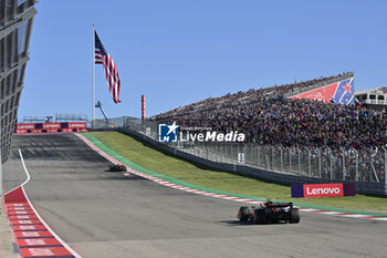 2023-10-20 - 04 NORRIS Lando (gbr), McLaren F1 Team MCL60, action spectators, fans during the 2023 Formula 1 Lenovo United States Grand Prix, 18th round of the 2023 Formula One World Championship from October 20 to 22, 2023 on the Circuit of The Americas, in Austin, USA - F1 - US GRAND PRIX 2023 - FORMULA 1 - MOTORS