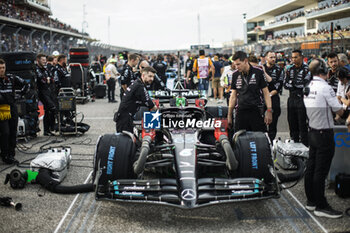2023-10-21 - 63 RUSSELL George (gbr), Mercedes AMG F1 Team W14, mechanic, mecanicien, mechanics starting grid during the 2023 Formula 1 Lenovo United States Grand Prix, 18th round of the 2023 Formula One World Championship from October 20 to 22, 2023 on the Circuit of The Americas, in Austin, USA - F1 - US GRAND PRIX 2023 - FORMULA 1 - MOTORS