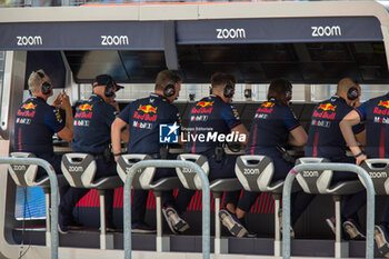 2023-10-21 - Oracle Red Bull Racing pit wall

during FORMULA 1 LENOVO UNITED STATES GRAND PRIX 2023 - Oct19 to Oct22 2023 Circuit of Americas, Austin, Texas, USA - FORMULA 1 LENOVO UNITED STATES GRAND PRIX 2023 - FORMULA 1 - MOTORS