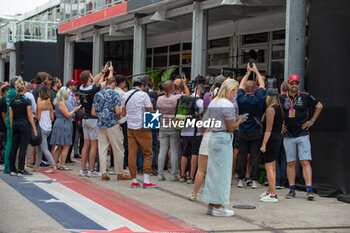 2023-10-21 - Paddock Guests


during Saturday Sprint Race of FORMULA 1 LENOVO UNITED STATES GRAND PRIX 2023 - Oct19 to Oct22 2023 Circuit of Americas, Austin, Texas, USA - FORMULA 1 LENOVO UNITED STATES GRAND PRIX 2023 - FORMULA 1 - MOTORS