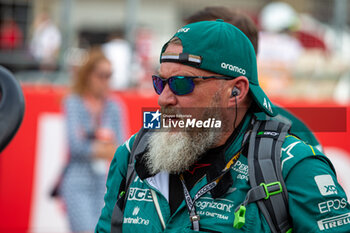 2023-10-21 - Aston Martin Aramco Cognizant F1 Team on the grid 


during Saturday Sprint Race of FORMULA 1 LENOVO UNITED STATES GRAND PRIX 2023 - Oct19 to Oct22 2023 Circuit of Americas, Austin, Texas, USA - FORMULA 1 LENOVO UNITED STATES GRAND PRIX 2023 - FORMULA 1 - MOTORS
