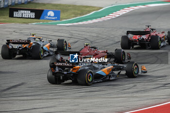 2023-10-22 - 81 PIASTRI Oscar (aus), McLaren F1 Team MCL60, action 55 SAINZ Carlos (spa), Scuderia Ferrari SF-23, action during the 2023 Formula 1 Lenovo United States Grand Prix, 18th round of the 2023 Formula One World Championship from October 20 to 22, 2023 on the Circuit of The Americas, in Austin, USA - F1 - US GRAND PRIX 2023 - FORMULA 1 - MOTORS