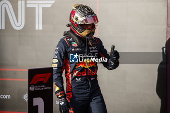 2023-10-22 - VERSTAPPEN Max (ned), Red Bull Racing RB19, portrait celebrates sprint race victory during the 2023 Formula 1 Lenovo United States Grand Prix, 18th round of the 2023 Formula One World Championship from October 20 to 22, 2023 on the Circuit of The Americas, in Austin, USA - F1 - US GRAND PRIX 2023 - FORMULA 1 - MOTORS