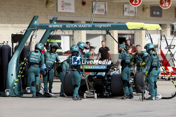 2023-10-22 - 18 STROLL Lance (can), Aston Martin F1 Team AMR23, pitlane, mechanic, mecanicien, mechanics during the 2023 Formula 1 Lenovo United States Grand Prix, 18th round of the 2023 Formula One World Championship from October 20 to 22, 2023 on the Circuit of The Americas, in Austin, USA - F1 - US GRAND PRIX 2023 - FORMULA 1 - MOTORS