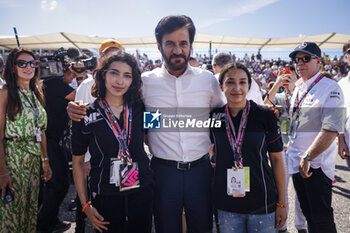 2023-10-22 - BEN SULAYEM Mohammed (uae), President of the FIA, portrait with F1 Aacdemy drivers AL QUBAISI Hamda (are) and AL QUBAISI Amna are) during the 2023 Formula 1 Lenovo United States Grand Prix, 18th round of the 2023 Formula One World Championship from October 20 to 22, 2023 on the Circuit of The Americas, in Austin, USA - F1 - US GRAND PRIX 2023 - RACE - FORMULA 1 - MOTORS