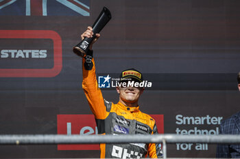 2023-10-22 - NORRIS Lando (gbr), McLaren F1 Team MCL60, portrait podium during the 2023 Formula 1 Lenovo United States Grand Prix, 18th round of the 2023 Formula One World Championship from October 20 to 22, 2023 on the Circuit of The Americas, in Austin, USA - F1 - US GRAND PRIX 2023 - RACE - FORMULA 1 - MOTORS