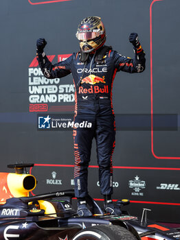 2023-10-22 - VERSTAPPEN Max (ned), Red Bull Racing RB19, portrait celebration victory during the 2023 Formula 1 Lenovo United States Grand Prix, 18th round of the 2023 Formula One World Championship from October 20 to 22, 2023 on the Circuit of The Americas, in Austin, USA - F1 - US GRAND PRIX 2023 - RACE - FORMULA 1 - MOTORS