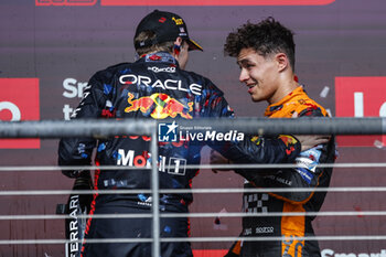 2023-10-22 - VERSTAPPEN Max (ned), Red Bull Racing RB19, portrait NORRIS Lando (gbr), McLaren F1 Team MCL60, portrait podium during the 2023 Formula 1 Lenovo United States Grand Prix, 18th round of the 2023 Formula One World Championship from October 20 to 22, 2023 on the Circuit of The Americas, in Austin, USA - F1 - US GRAND PRIX 2023 - RACE - FORMULA 1 - MOTORS