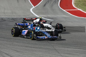 2023-10-22 - 31 OCON Esteban (fra), Alpine F1 Team A523, action 22 TSUNODA Yuki (jap), Scuderia AlphaTauri AT04, action during the 2023 Formula 1 Lenovo United States Grand Prix, 18th round of the 2023 Formula One World Championship from October 20 to 22, 2023 on the Circuit of The Americas, in Austin, USA - F1 - US GRAND PRIX 2023 - RACE - FORMULA 1 - MOTORS