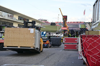 2023-10-22 - F1 teams air containers packages during the 2023 Formula 1 Lenovo United States Grand Prix, 18th round of the 2023 Formula One World Championship from October 20 to 22, 2023 on the Circuit of The Americas, in Austin, USA - F1 - US GRAND PRIX 2023 - RACE - FORMULA 1 - MOTORS