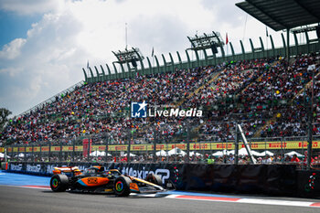 2023-10-27 - 81 PIASTRI Oscar (aus), McLaren F1 Team MCL60, action during the 2023 Formula 1 Grand Premio de la Ciudad de Mexico, 19th round of the 2023 Formula One World Championship from October 27 to 29, 2023 on the Autodromo Hermanos Rodriguez, in Mexico City, Mexico - F1 - MEXICO CITY GRAND PRIX 2023 - FORMULA 1 - MOTORS