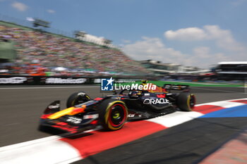 2023-10-27 - 11 PEREZ Sergio (mex), Red Bull Racing RB19, action during the 2023 Formula 1 Grand Premio de la Ciudad de Mexico, 19th round of the 2023 Formula One World Championship from October 27 to 29, 2023 on the Autodromo Hermanos Rodriguez, in Mexico City, Mexico - F1 - MEXICO CITY GRAND PRIX 2023 - FORMULA 1 - MOTORS