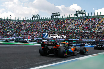 2023-10-27 - 04 NORRIS Lando (gbr), McLaren F1 Team MCL60, action during the 2023 Formula 1 Grand Premio de la Ciudad de Mexico, 19th round of the 2023 Formula One World Championship from October 27 to 29, 2023 on the Autodromo Hermanos Rodriguez, in Mexico City, Mexico - F1 - MEXICO CITY GRAND PRIX 2023 - FORMULA 1 - MOTORS