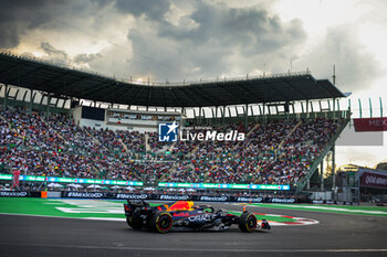 2023-10-28 - 01 VERSTAPPEN Max (nld), Red Bull Racing RB19, action during the 2023 Formula 1 Grand Premio de la Ciudad de Mexico, 19th round of the 2023 Formula One World Championship from October 27 to 29, 2023 on the Autodromo Hermanos Rodriguez, in Mexico City, Mexico - F1 - MEXICO CITY GRAND PRIX 2023 - FORMULA 1 - MOTORS