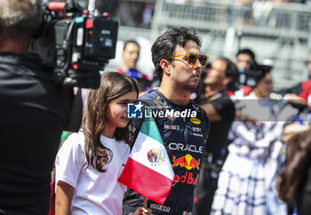 2023-10-29 - PEREZ Sergio (mex), Red Bull Racing RB19, portrait, starting grid during the 2023 Formula 1 Grand Premio de la Ciudad de Mexico, 19th round of the 2023 Formula One World Championship from October 27 to 29, 2023 on the Autodromo Hermanos Rodriguez, in Mexico City, Mexico - F1 - MEXICO CITY GRAND PRIX 2023 - RACE - FORMULA 1 - MOTORS
